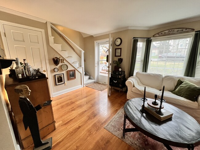 Photo - 1N261 Stacy Ct