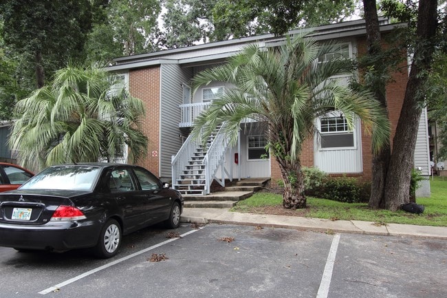 Willow Bend - Willow Bend Apartments