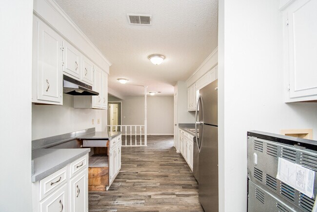 Photo - 241 Braewick Rd