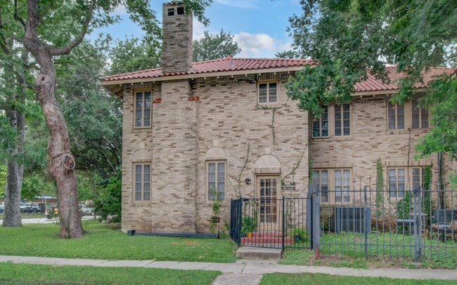 Photo - 1428 Wentworth St