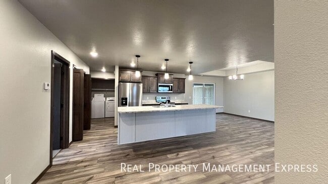 Photo - Modern 3-Bedroom Home with Convenience & S...