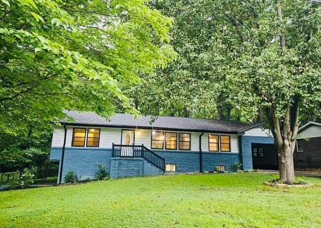 Photo - 202 S Wingate Rd