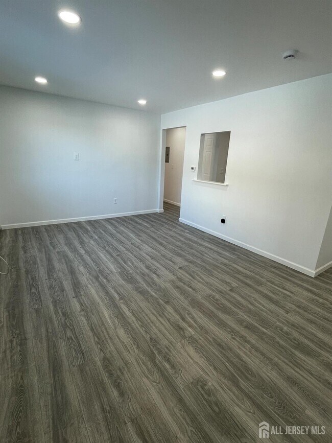 Photo - 1307 cricket Ln