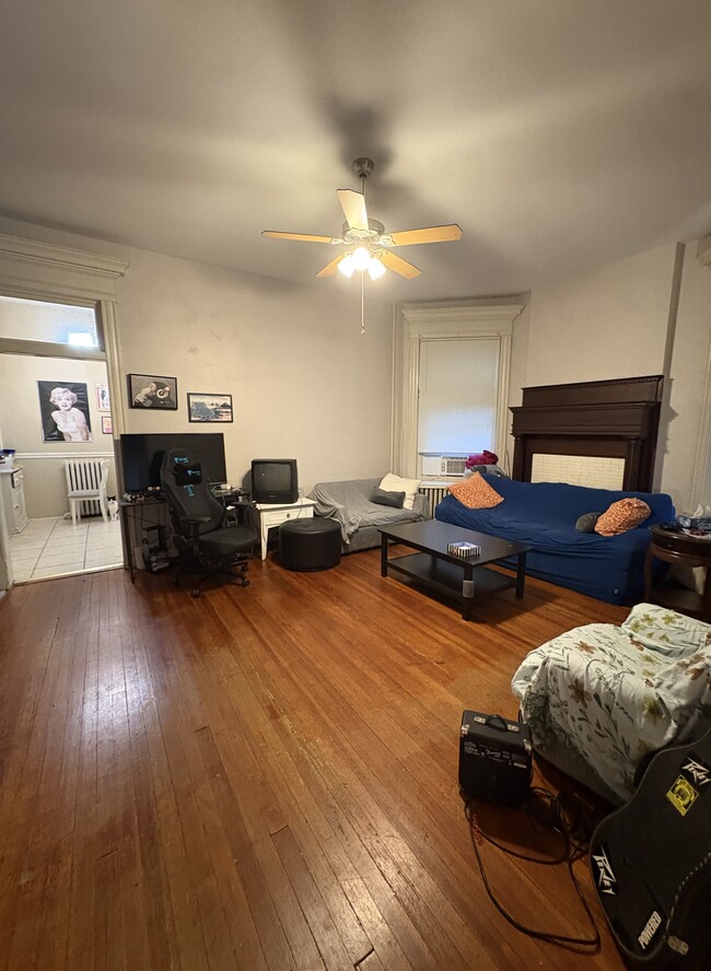 21 N Arthur Ashe Blvd Unit 1