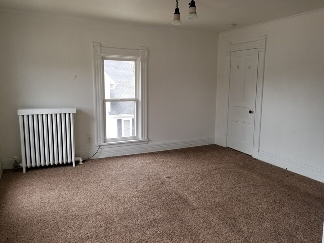 Photo - 435 E Centerway St Apartment Unit #2