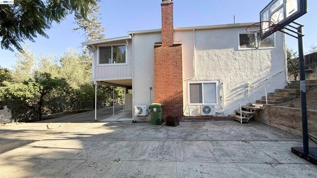 3682 Seven Hills Rd