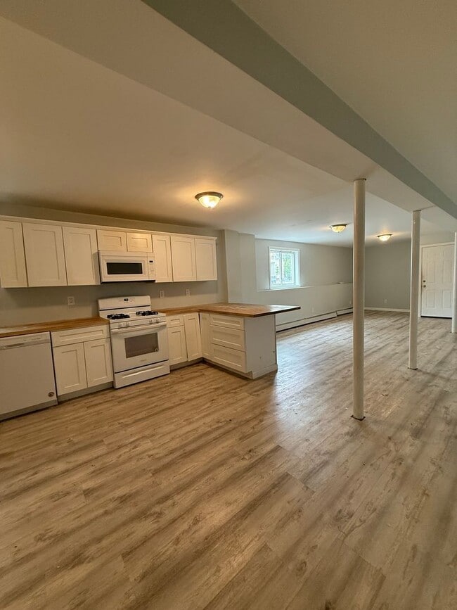 Photo - Huge 2 bed 1 Bath Utilities Included! Unit #LL