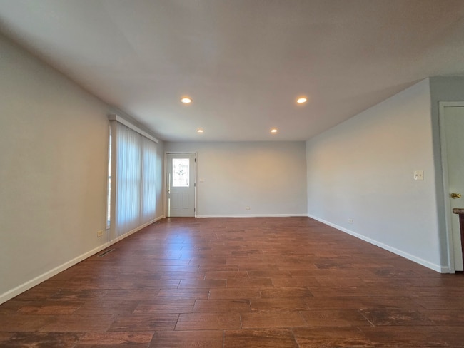 Photo - 331 Lawn Terrace