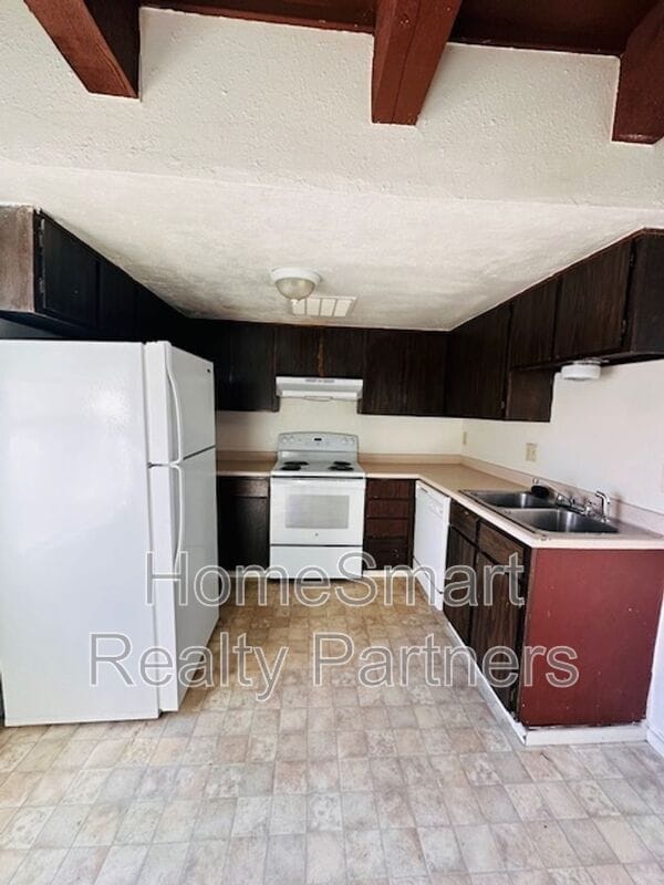 Photo - 185 Monroe Ave