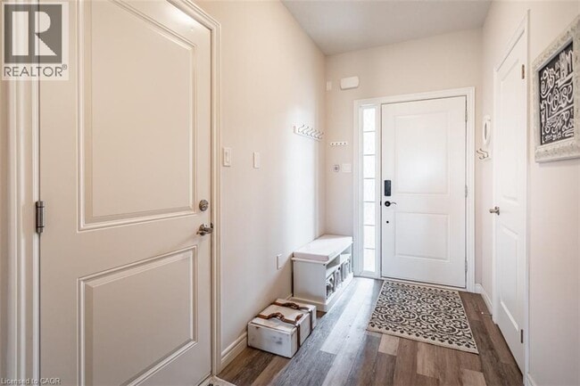 Photo - 120 Dunrobin Ln