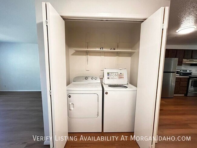 Photo - 765 W Pine Ave