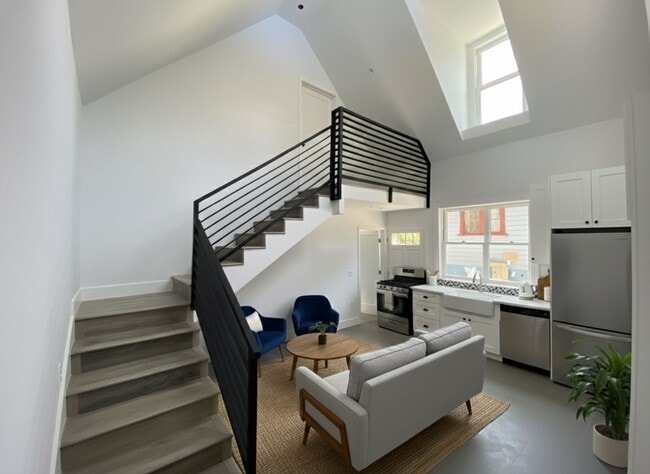 Photo - 1301-1303 West 22nd Street Unit 1303