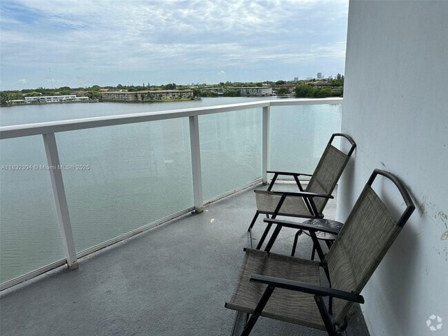 Building Photo - 1301 NE Miami Gardens Dr Unit 506W Rental