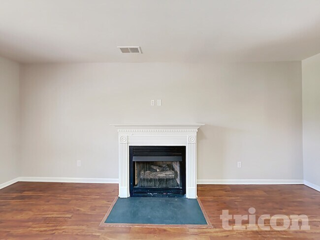 Photo - 5745 Henderson Oaks Dr