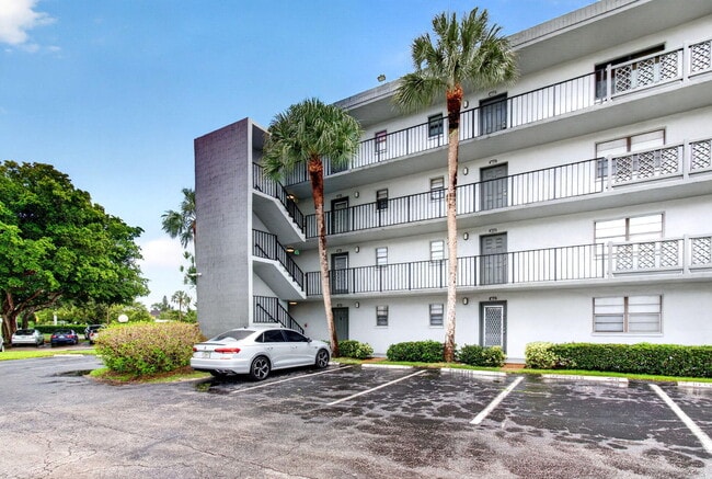 9440 SW 8th St Unidad 401