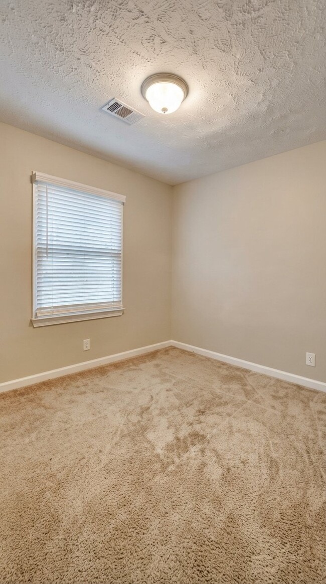 Photo - 300 Banberry Dr SE