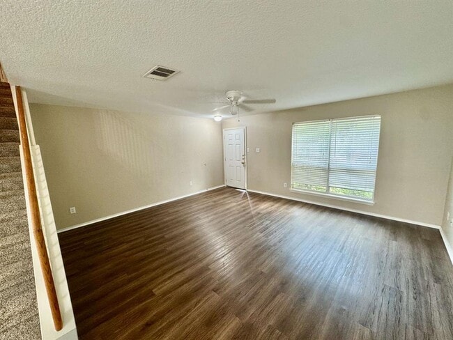 Photo - 398 Paddington Dr