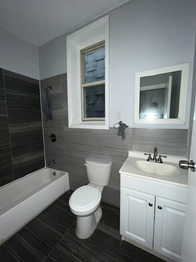 Photo - 192 Grant Ave Unidad 2