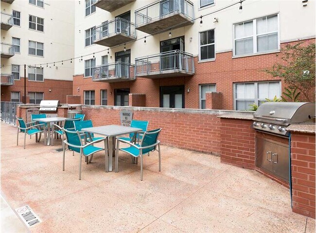 Photo - 202 1/2 Lavaca St Unit A5-4