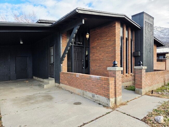 Building Photo - 1968 E 5850 S