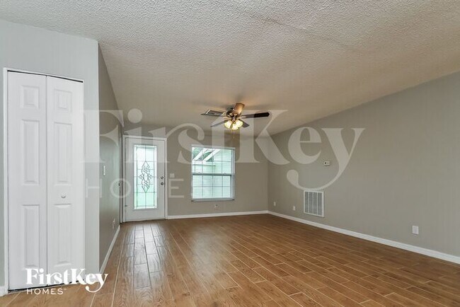 Photo - 6229 Florida Cir N