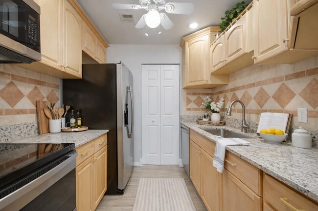 Photo - 12030 A1A Unidad A2