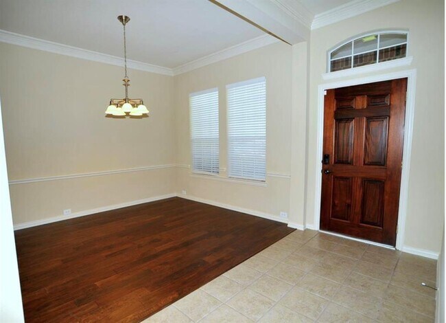 Photo - 2823 Chinaberry Park Ln