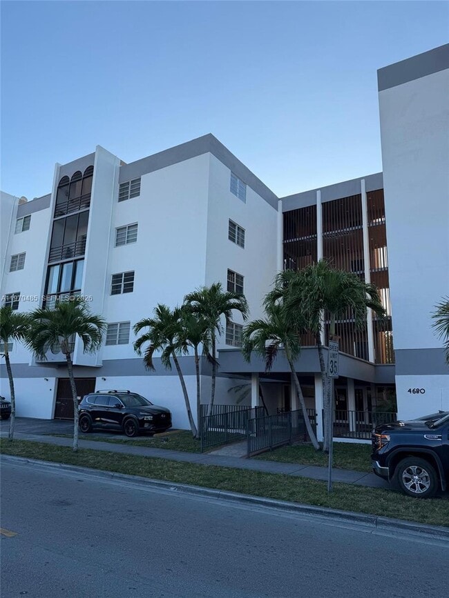 Building Photo - 4670 W 13th Ln Unit 523