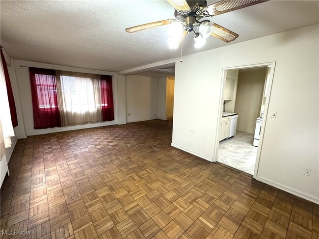 Photo - 11820 Edgewater Dr Unit 103