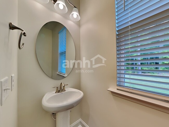 Photo - 223 S Live Oak Dr