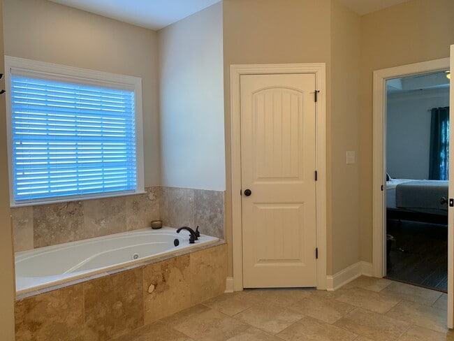 Photo - 2083 Hiwassee Dr