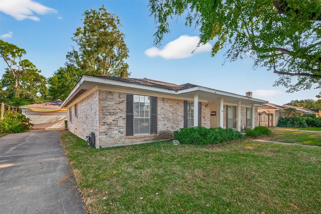 Photo - 9218 Rowan Ln