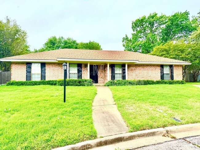 Building Photo - 5740 Lakemont Dr Rental