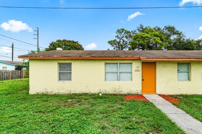 Building Photo - 4786 Gulfstream Rd Rental