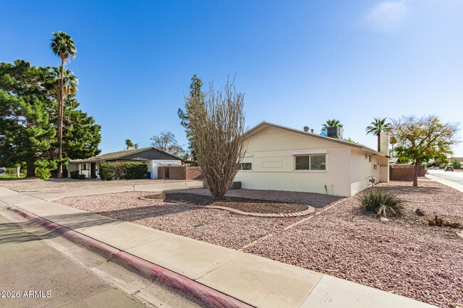 Photo - 105 E Manhatton Dr