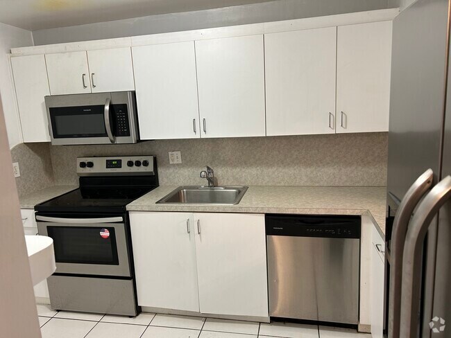 Building Photo - 3195 Foxcroft Rd Unit F114 Rental