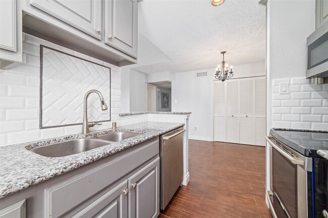 Photo - 2300 Augusta Dr Unidad 24