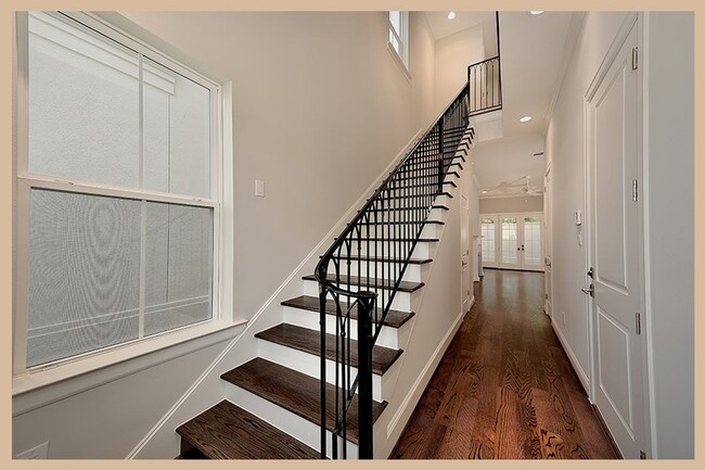 Photo - 215 Willow St