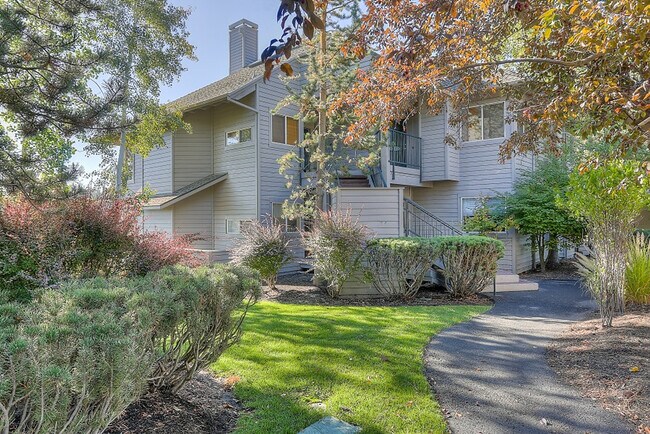 Building Photo - 19717 SW Mount Bachelor Dr Rental