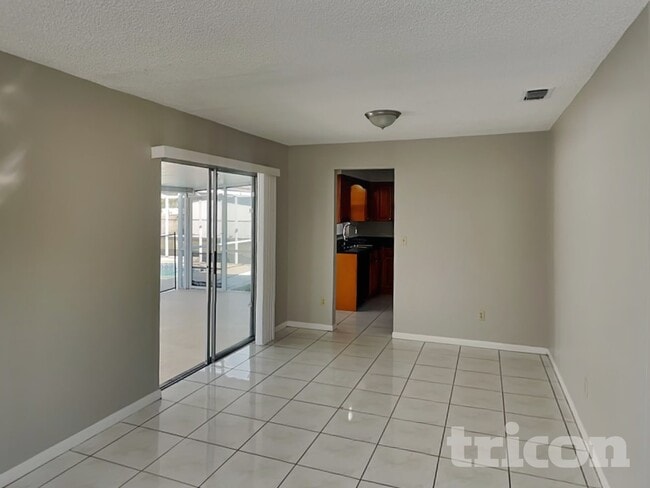 Photo - 1924 Derbywood Dr