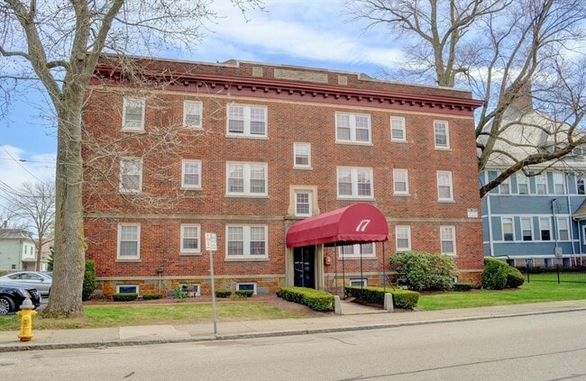 Building Photo - 17 Greenleaf St Unit 15