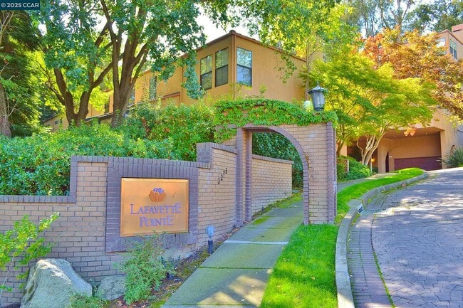 Building Photo - 3279 Mt Diablo Ct Rental