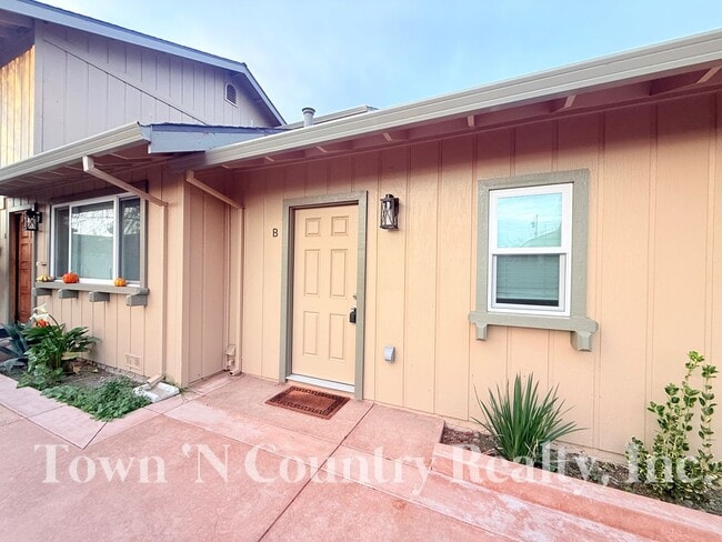 Building Photo - 613 Archer St Unit 613  B