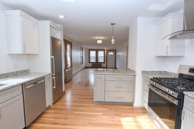 Photo - 17 Strathmore Rd Unit 1