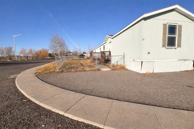 Building Photo - 38 Jubilee St