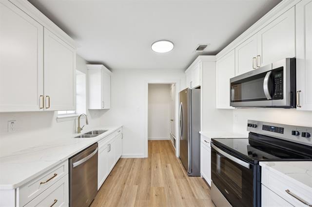 Photo - 302 W Pelton St