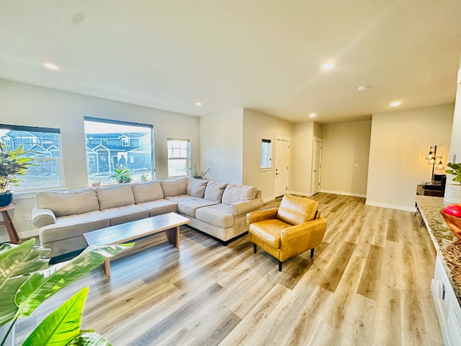 Photo - 286 E Chestnut St