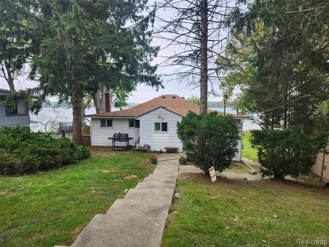 Photo - 8463 Hillpoint Dr