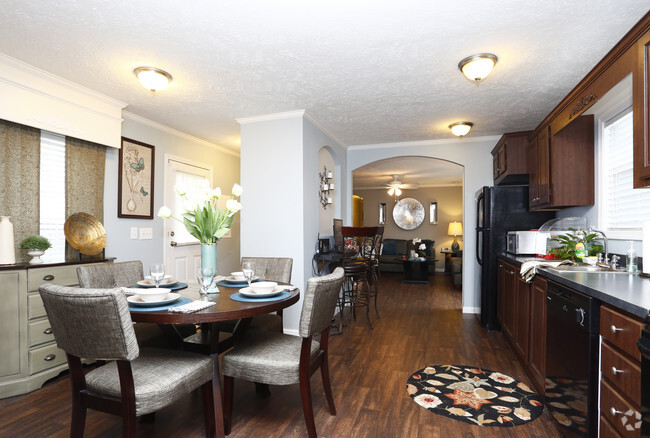 Pine Village - Pine Village Apartments