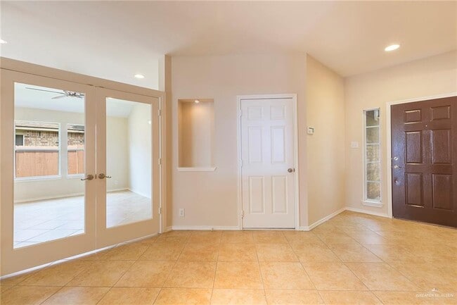 Photo - 13 Santa Marina St